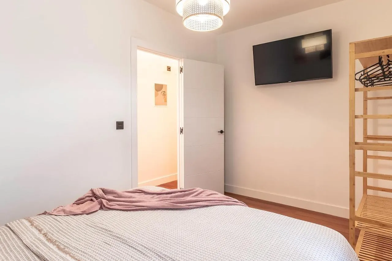 Apartment New! Lovely 4-Bedroom Loft In Bilbao Spain